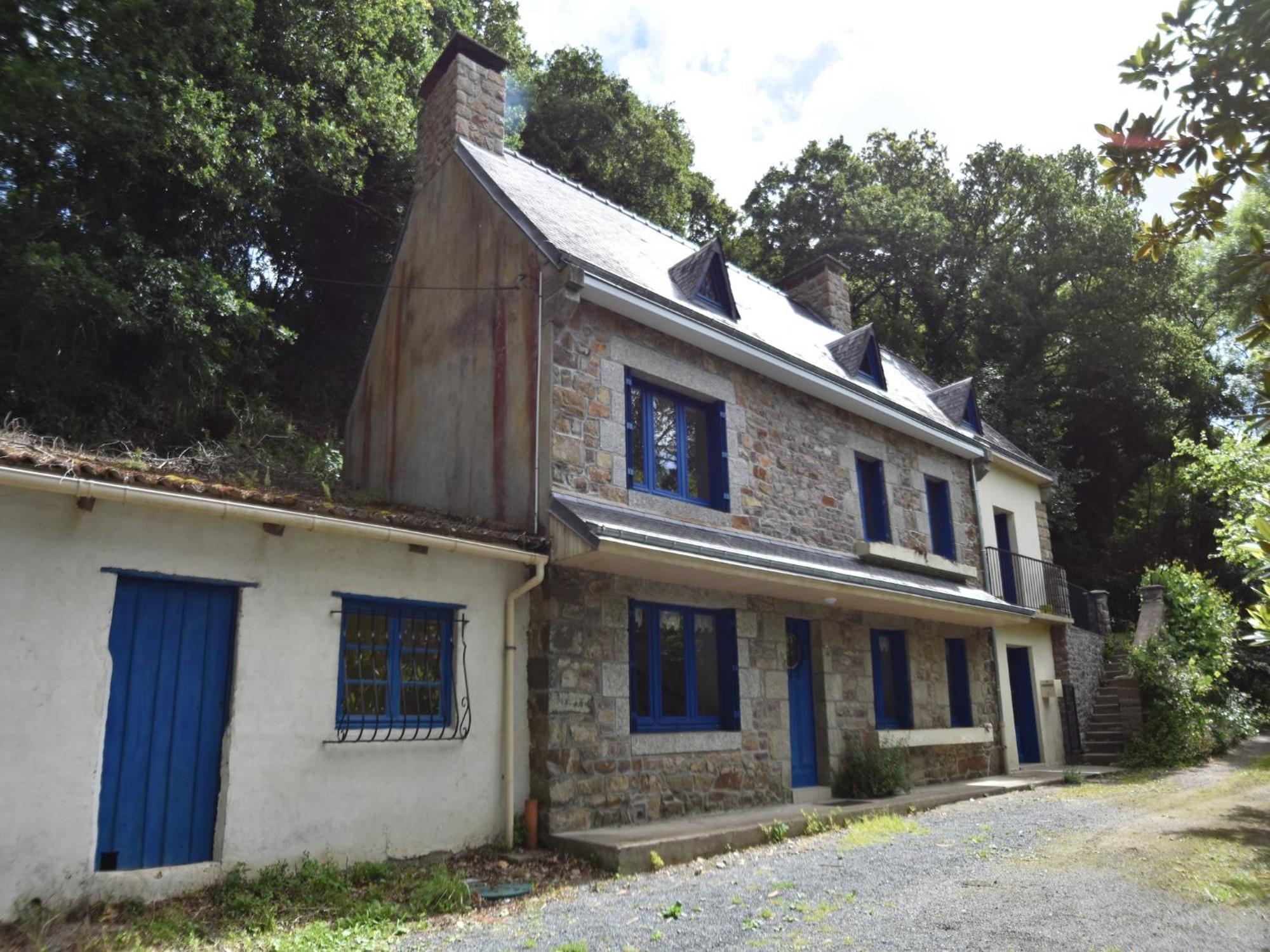 Superb Holiday Home With Private Garden Yvias Buitenkant foto